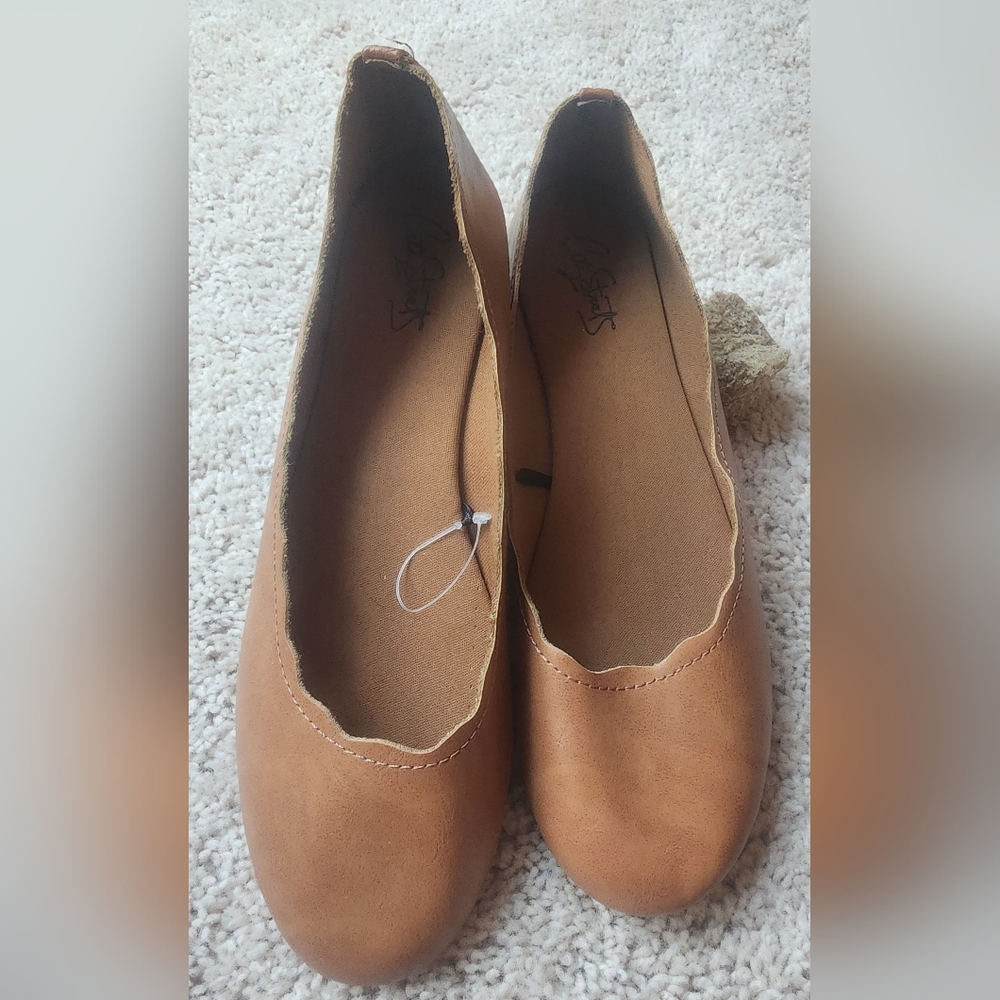 City Streets Brown Flats Versatile Loafers